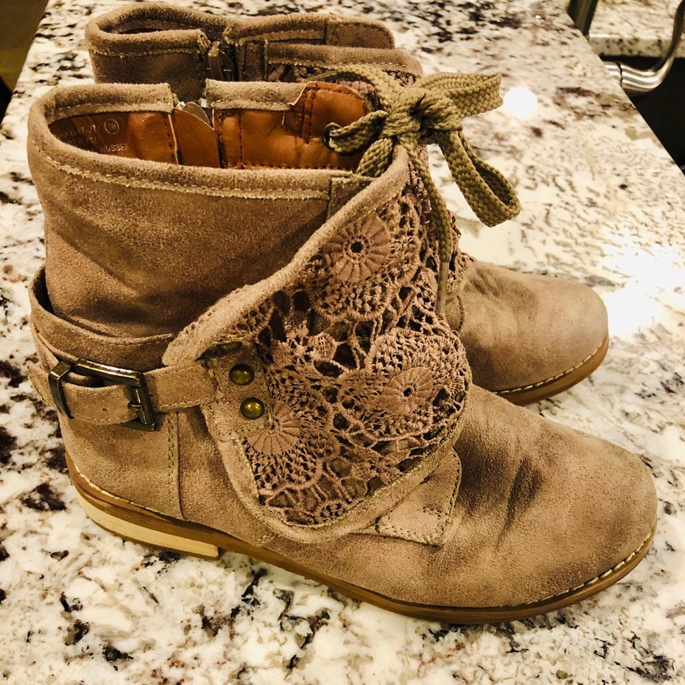 Boots, girls